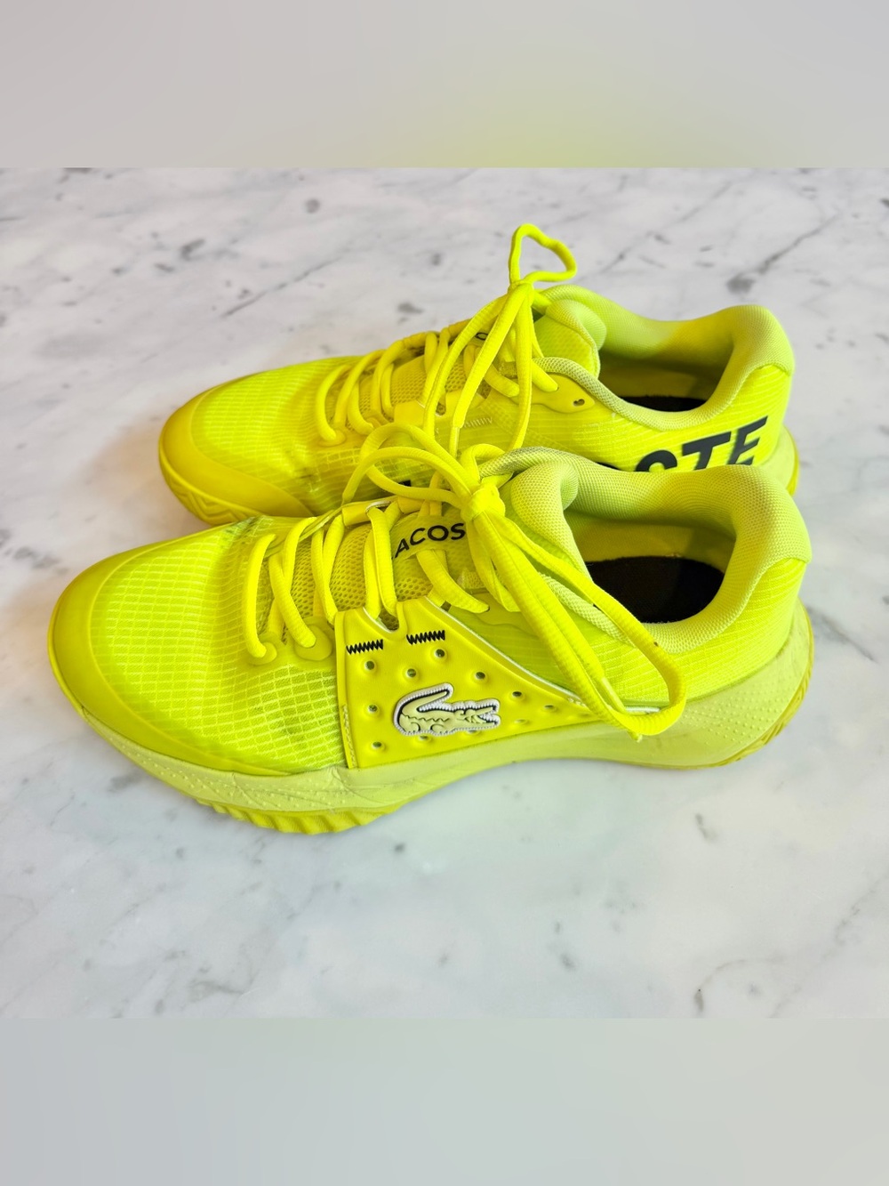 Women's Lacoste Neon Yellow Powerserve Tennis Shoe Size 8 US